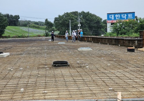 마당철근배근 및&nbsp;타설공사명 : 공장신축공사주&nbsp; 소 : 화성시 양감면 용소리연면적 : 792㎡층&nbsp; 수 : 1층설계자 : 다산건축…